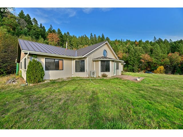 2150 BRIDGE Ln, Wolf Creek, OR 97497