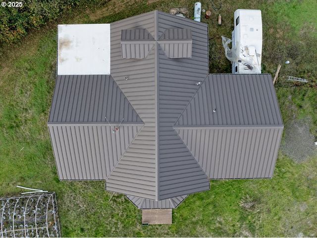 2150 BRIDGE Ln, Wolf Creek, OR 97497