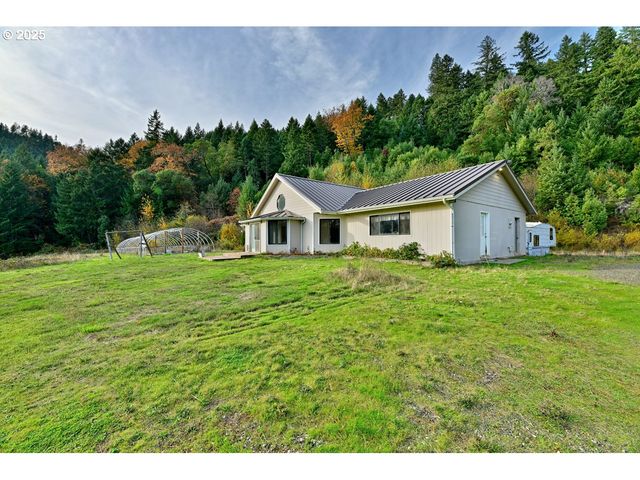 2150 BRIDGE Ln, Wolf Creek, OR 97497