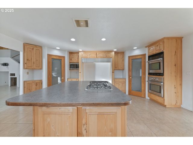 2150 BRIDGE Ln, Wolf Creek, OR 97497