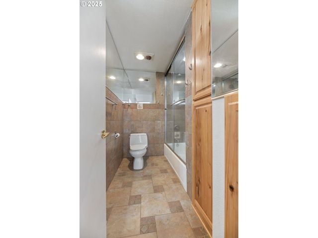 2150 BRIDGE Ln, Wolf Creek, OR 97497