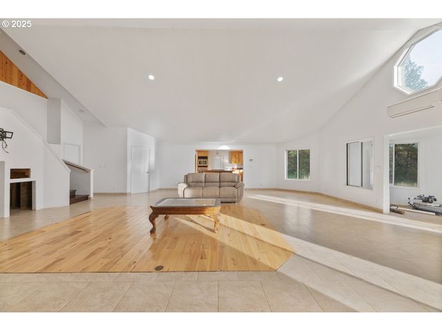 2150 BRIDGE Ln, Wolf Creek, OR 97497