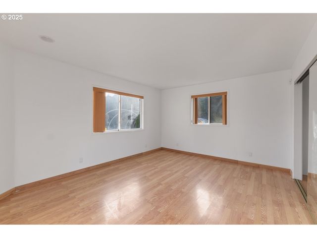 2150 BRIDGE Ln, Wolf Creek, OR 97497