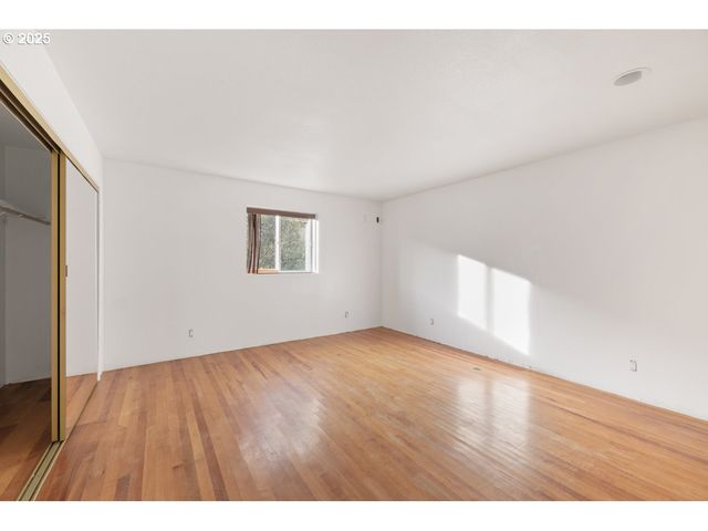 2150 BRIDGE Ln, Wolf Creek, OR 97497