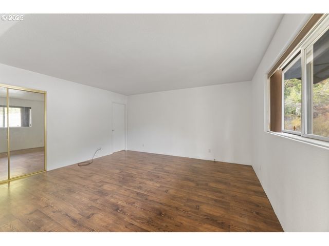 2150 BRIDGE Ln, Wolf Creek, OR 97497