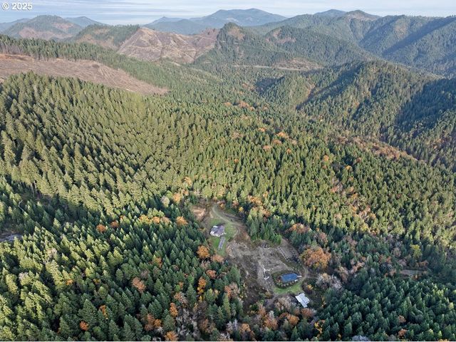 2150 BRIDGE Ln, Wolf Creek, OR 97497