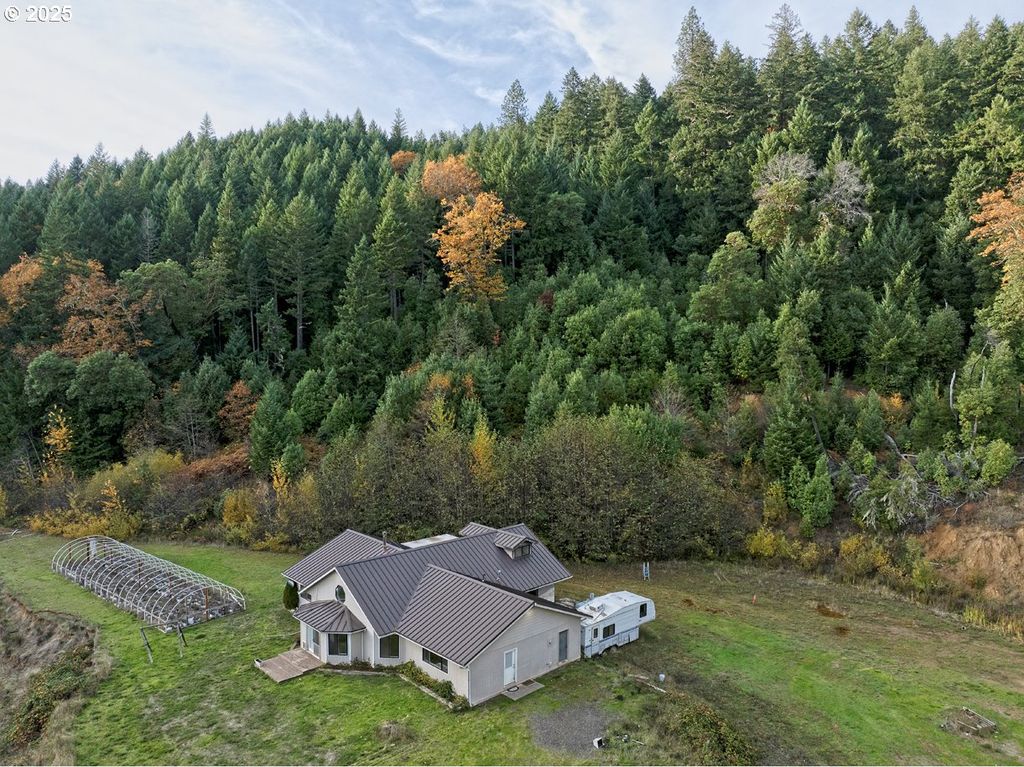 2150 BRIDGE Ln, Wolf Creek, OR 97497