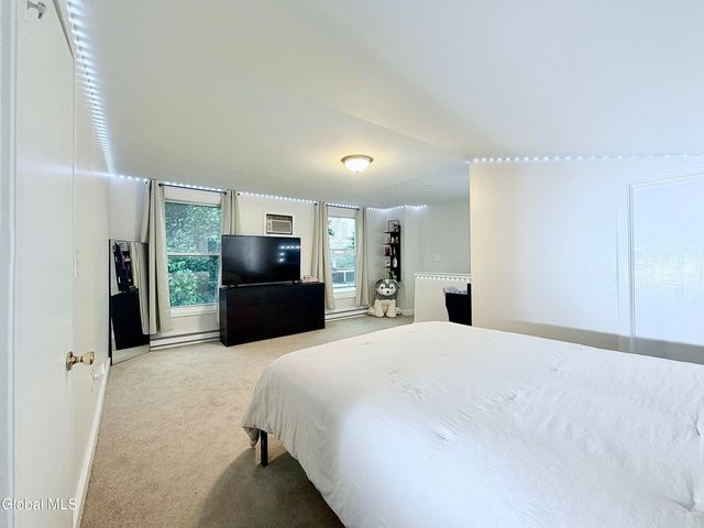 377 Hamilton Street, Albany, NY 12210