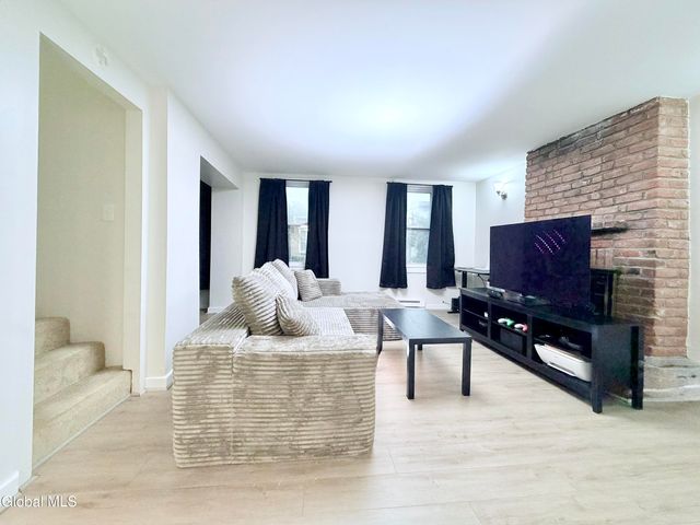 377 Hamilton Street, Albany, NY 12210
