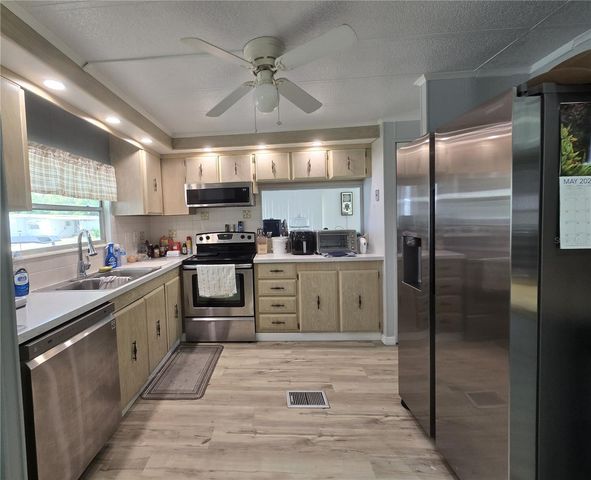 2011 OAK GROVE DRIVE 39, Zellwood, FL 32798