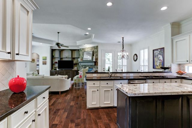 13323 Brentonwood Lane, Houston, TX 77077