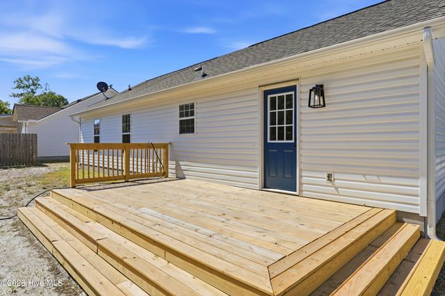 87 S High Point Road, Southport, NC 28461
