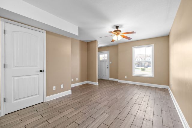 1769 Spring Water Dr Apt B, Clarksville, TN 37040