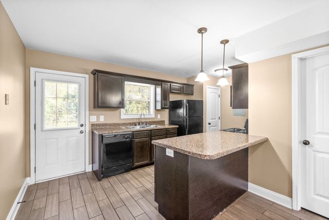 1769 Spring Water Dr Apt B, Clarksville, TN 37040