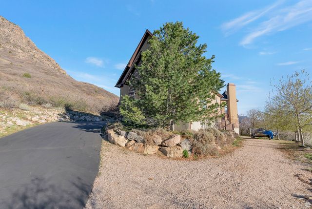 5055 N WATERFALL DR, Pleasant View, UT 84414