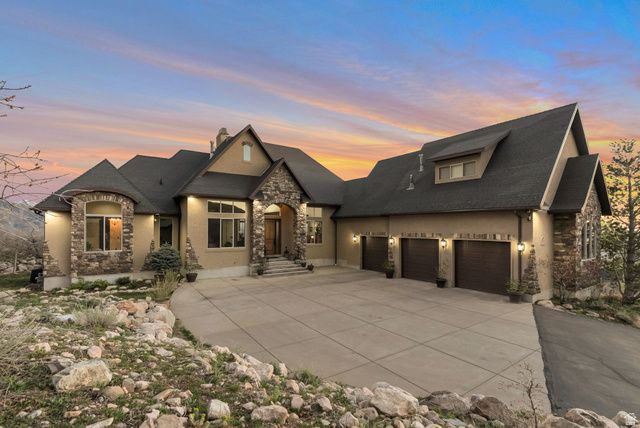 5055 N WATERFALL DR, Pleasant View, UT 84414