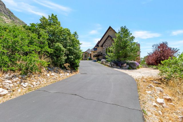 5055 N WATERFALL DR, Pleasant View, UT 84414