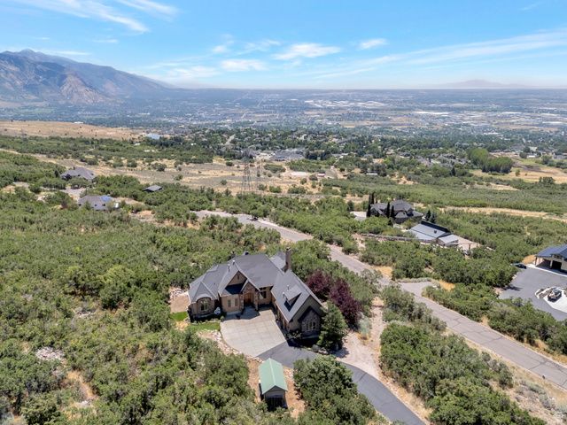 5055 N WATERFALL DR, Pleasant View, UT 84414