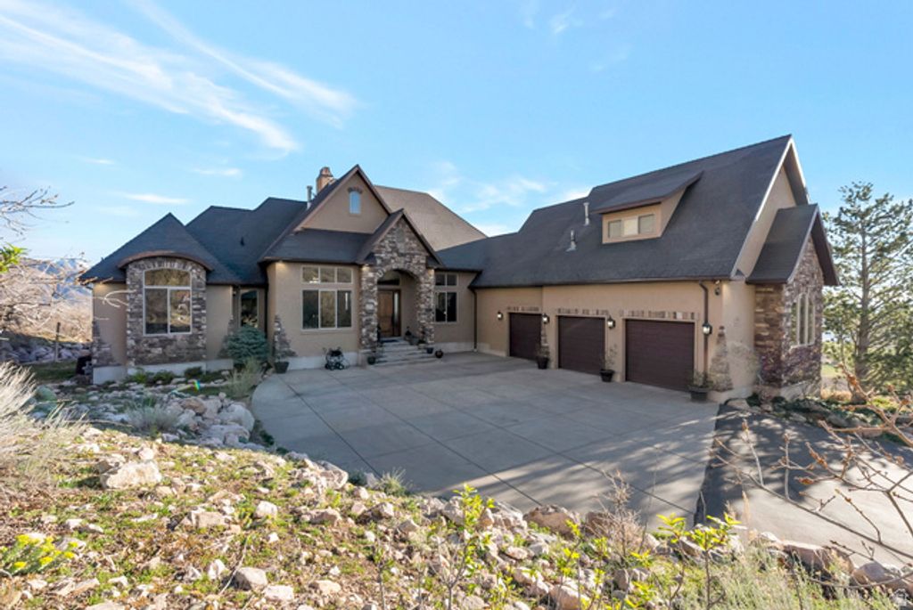 5055 N WATERFALL DR, Pleasant View, UT 84414