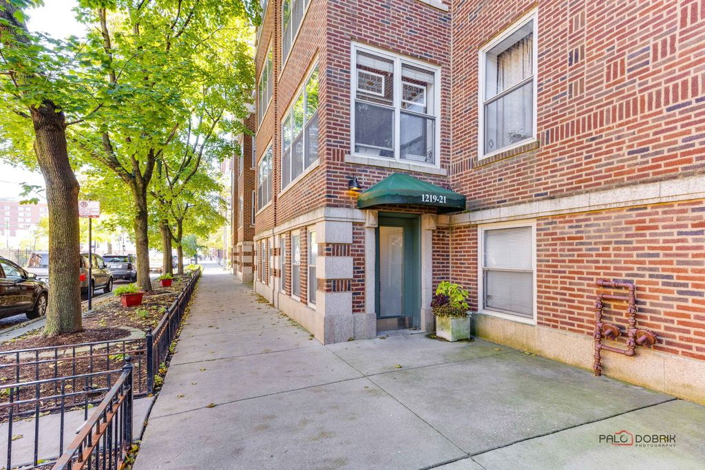 1219 W Rosemont Avenue 3, Chicago, IL 60660 — photo 2