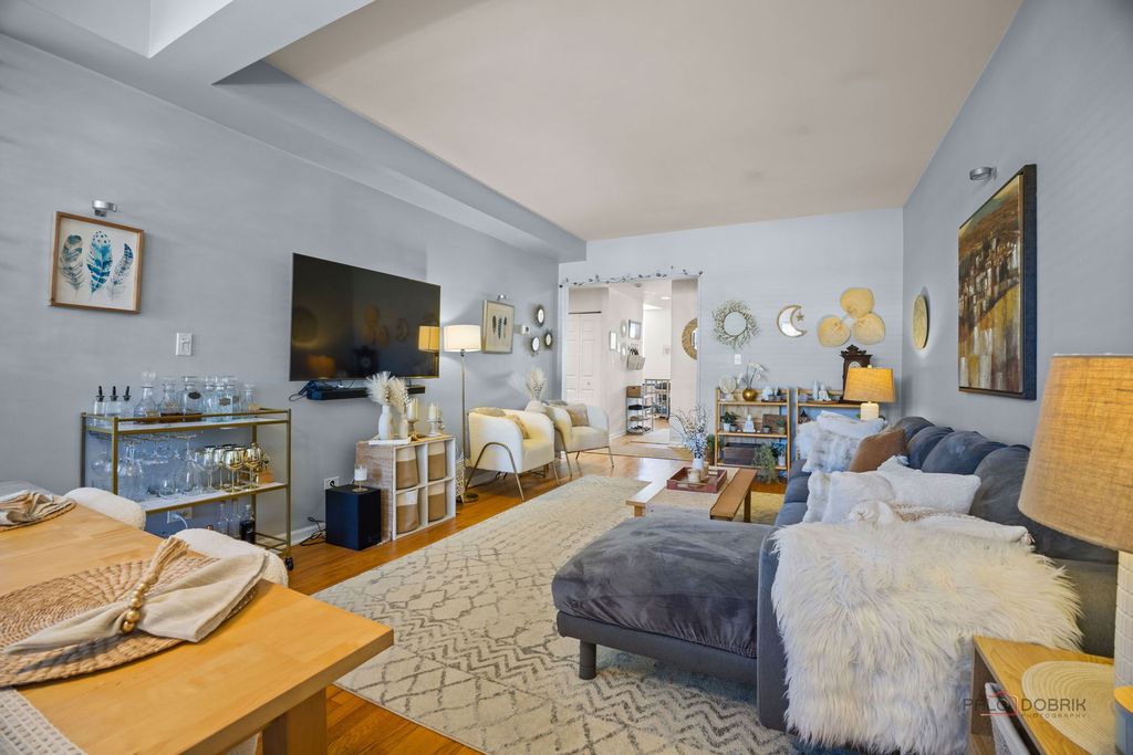 1219 W Rosemont Avenue 3, Chicago, IL 60660 — photo 4