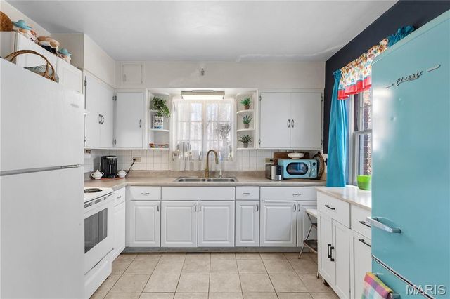 820 N Elizabeth Avenue, St Louis, MO 63135