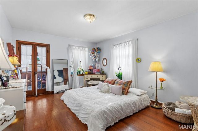 820 N Elizabeth Avenue, St Louis, MO 63135