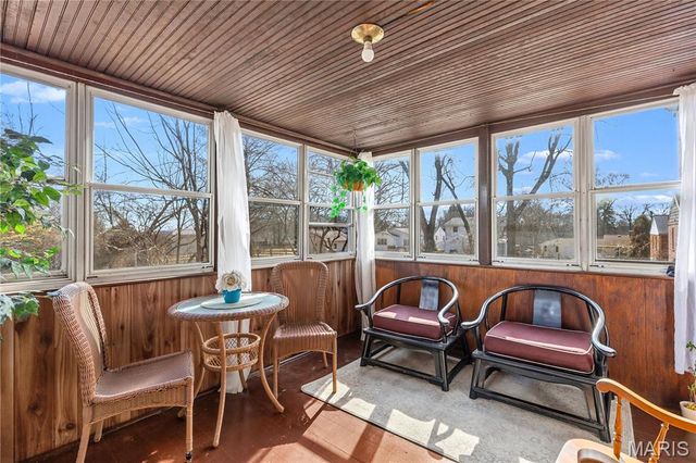 820 N Elizabeth Avenue, St Louis, MO 63135