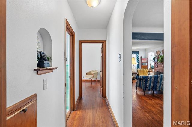 820 N Elizabeth Avenue, St Louis, MO 63135