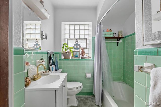 820 N Elizabeth Avenue, St Louis, MO 63135