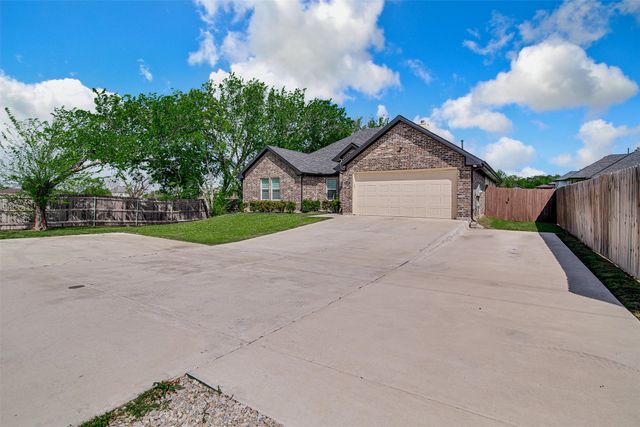 7137 John T White Road, Fort Worth, TX 76120