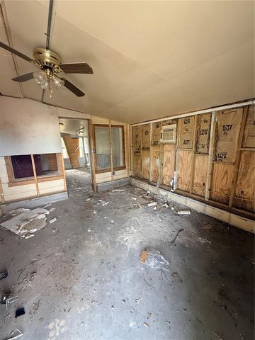 40 HALL STREET, Frostproof, FL 33843