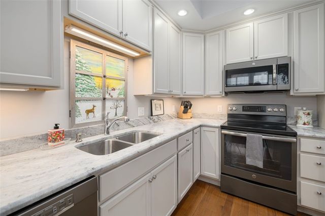 19 Bella Vista Circle, Glocester, RI 02814