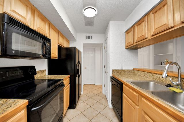 17331 Red Oak Drive 55, Houston, TX 77090