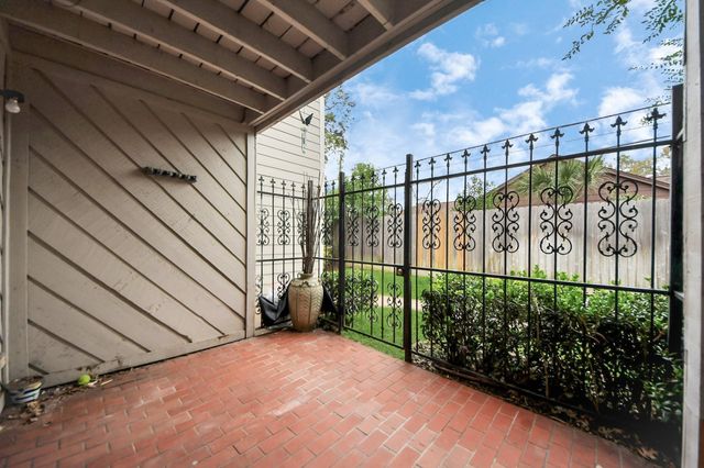 17331 Red Oak Drive 55, Houston, TX 77090