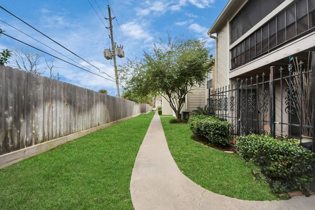 17331 Red Oak Drive 55, Houston, TX 77090