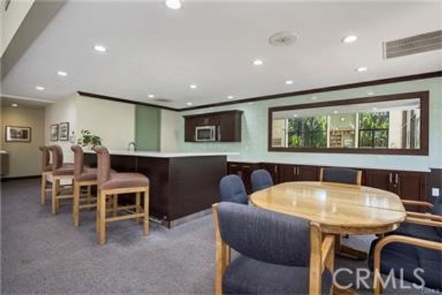 448 N Bellflower 216, Long Beach, CA 90814