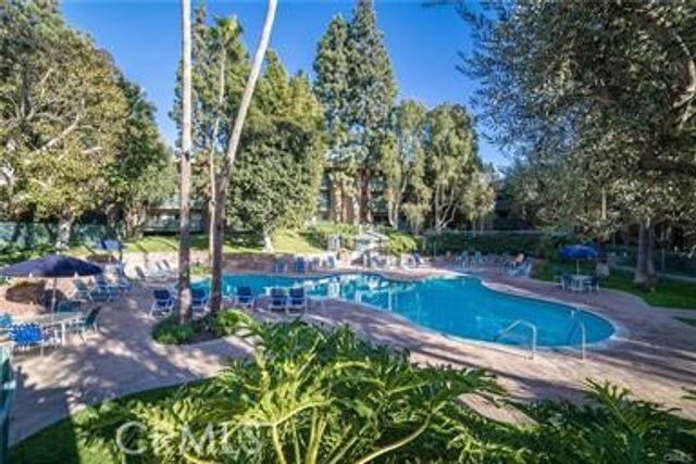 448 N Bellflower 216, Long Beach, CA 90814