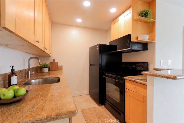 448 N Bellflower 216, Long Beach, CA 90814