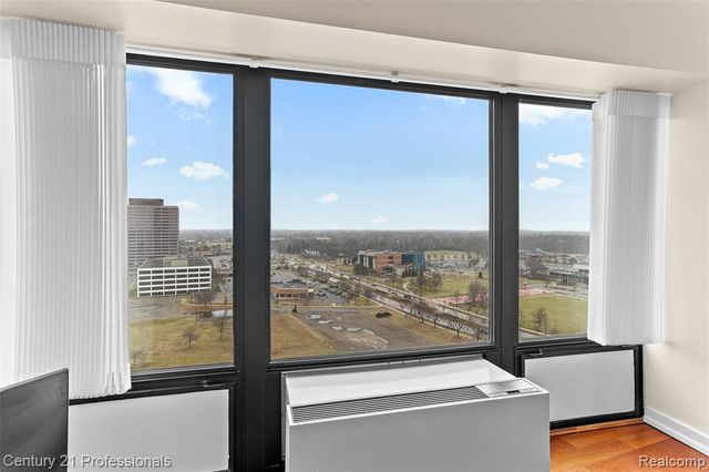 5000 Town Center 1704, Southfield, MI 48075