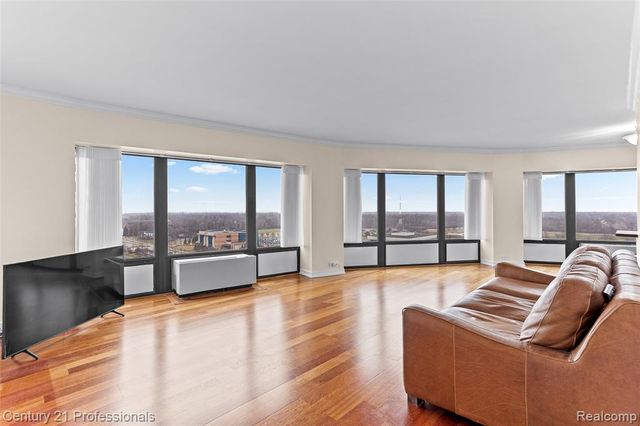 5000 Town Center 1704, Southfield, MI 48075