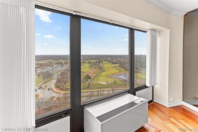 5000 Town Center 1704, Southfield, MI 48075