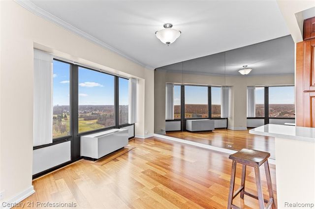 5000 Town Center 1704, Southfield, MI 48075