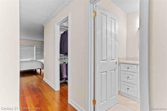 5000 Town Center 1704, Southfield, MI 48075