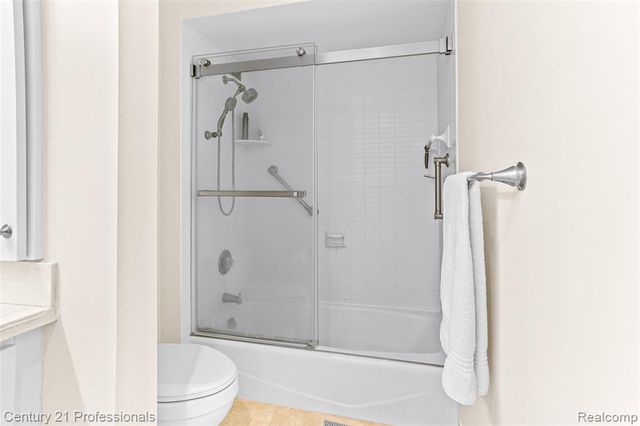 5000 Town Center 1704, Southfield, MI 48075