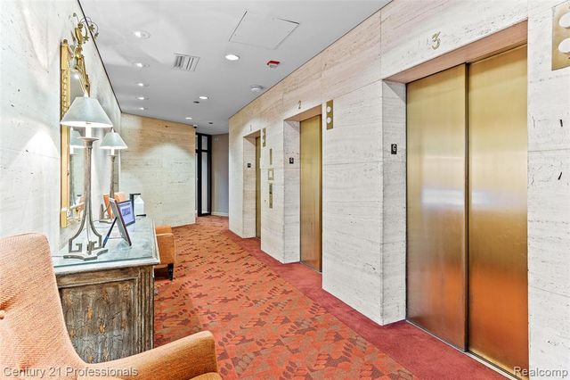 5000 Town Center 1704, Southfield, MI 48075