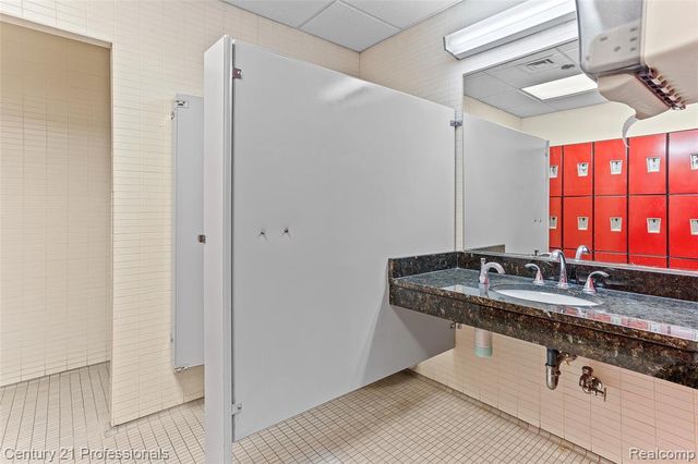 5000 Town Center 1704, Southfield, MI 48075