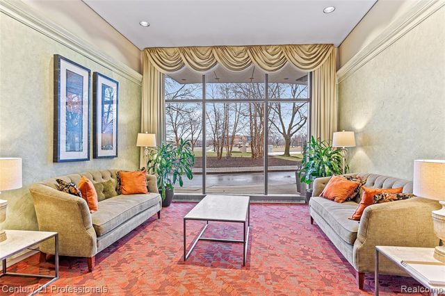 5000 Town Center 1704, Southfield, MI 48075