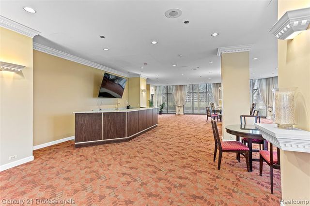 5000 Town Center 1704, Southfield, MI 48075