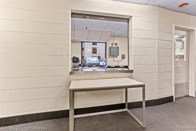 5000 Town Center 1704, Southfield, MI 48075